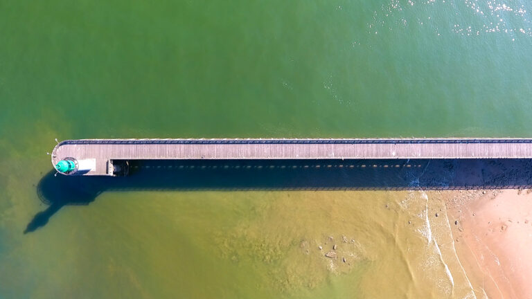 La jetée de Calais vue nadir